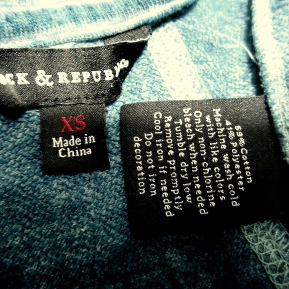 ROCK & REPUBLIC Studs Sweatshirt Top XS Blue Caged V-neck LS Trendy mineral wash - Picture 10 of 10